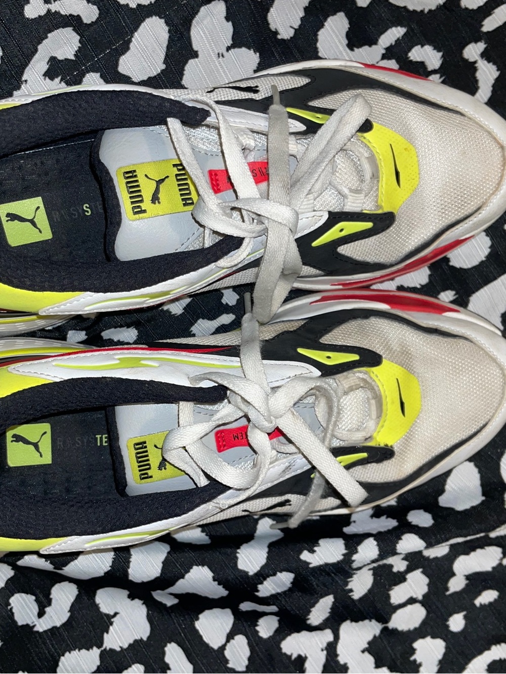 shoes - Picture 3 of 6